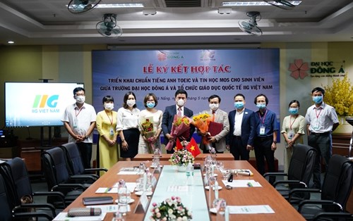 Chuẩn hóa năng lực ngoại ngữ và tin học cho SV với bài thi quốc tế TOEIC và MOS