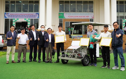 SV khoa CNKT Điện - Ô tô ĐH Đông Á giành giải Ba nghiên cứu khoa học cấp thành phố