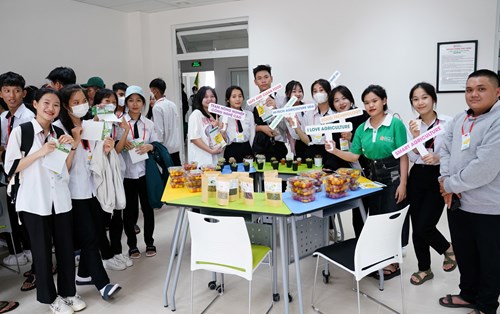 Đại học Đông Á đồng hành định hướng ngành nghề qua hoạt động tiếp sức mùa thi 2023 tỉnh Đắk Lắk